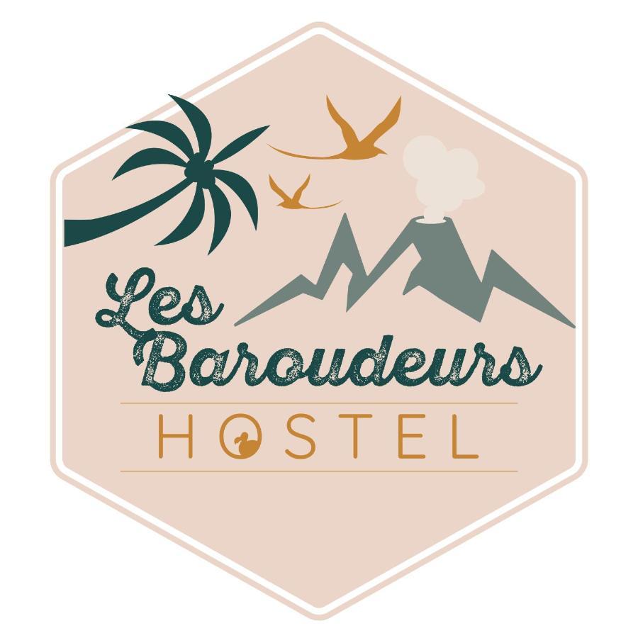 Les Baroudeurs Hostel Saint Pierre Exteriör bild